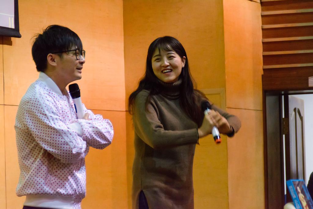 歌手与观众畅聊