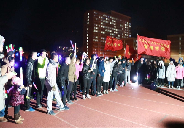 同学们气势高昂